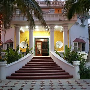 Mansion Giahn Bed & Breakfast